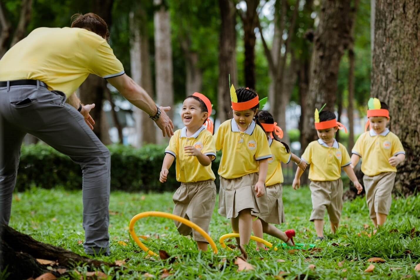 NGHỈ HÈ NÊN CHO TRẺ THAM GIA NHỮNG HOẠT ĐỘNG GÌ?