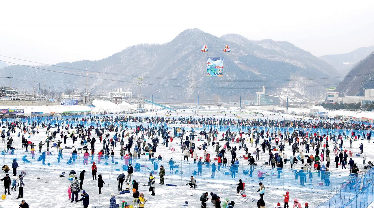 Bạn có biết về lễ hội câu cá trên băng Hàn Quốc?