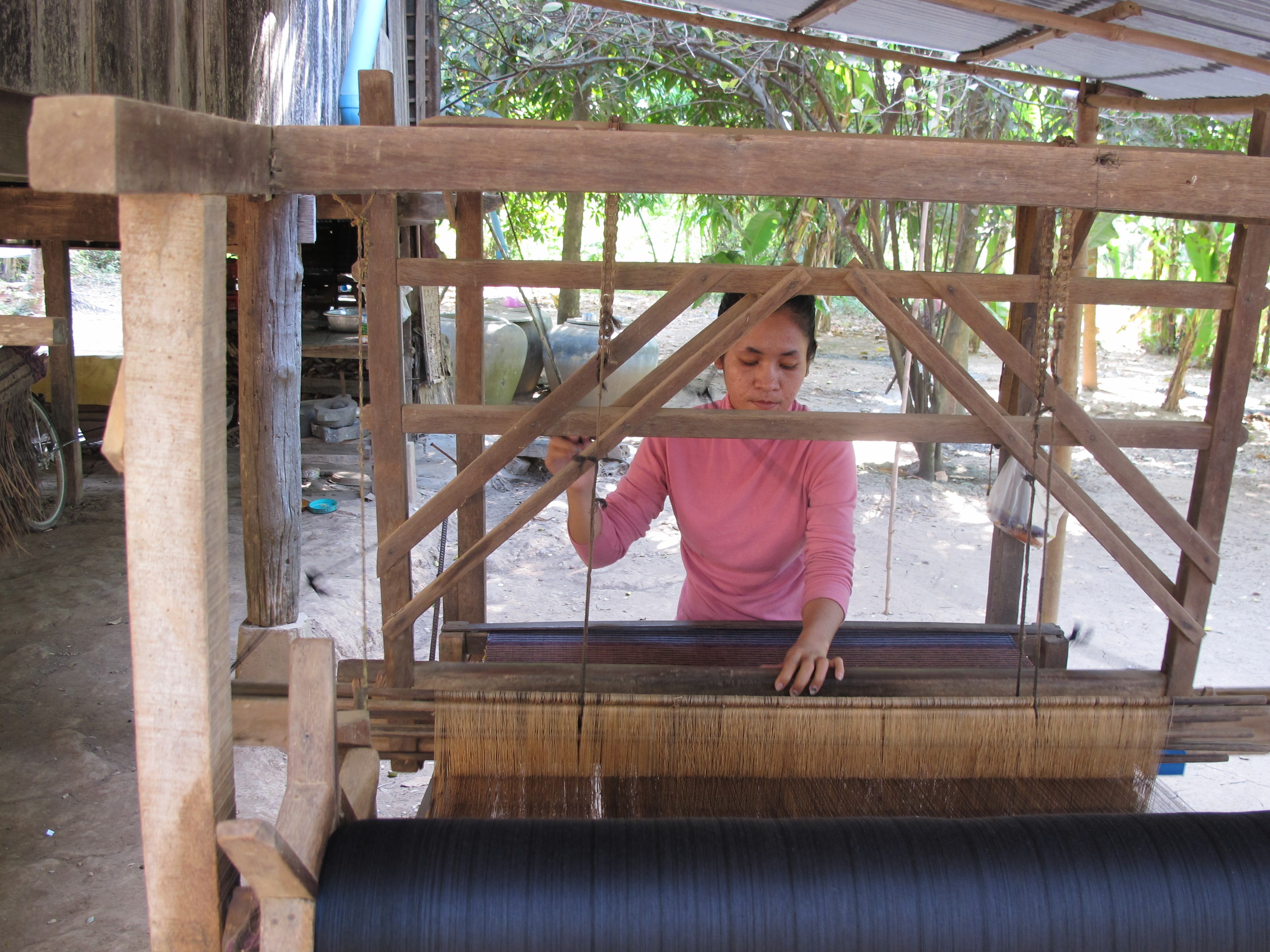 chong-koh-silk-weaving village.jpg