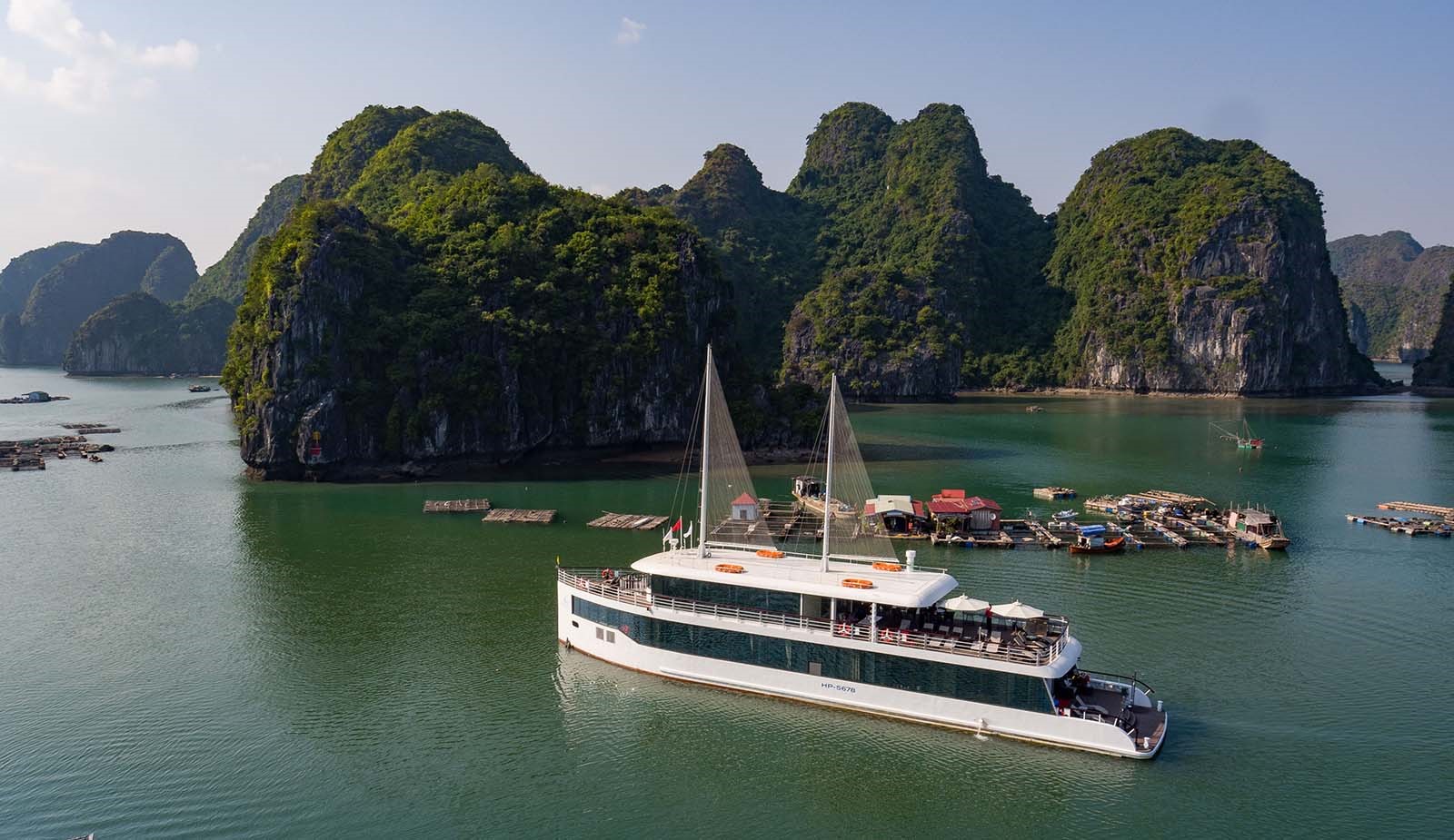 halong-sails-cruise.jpg