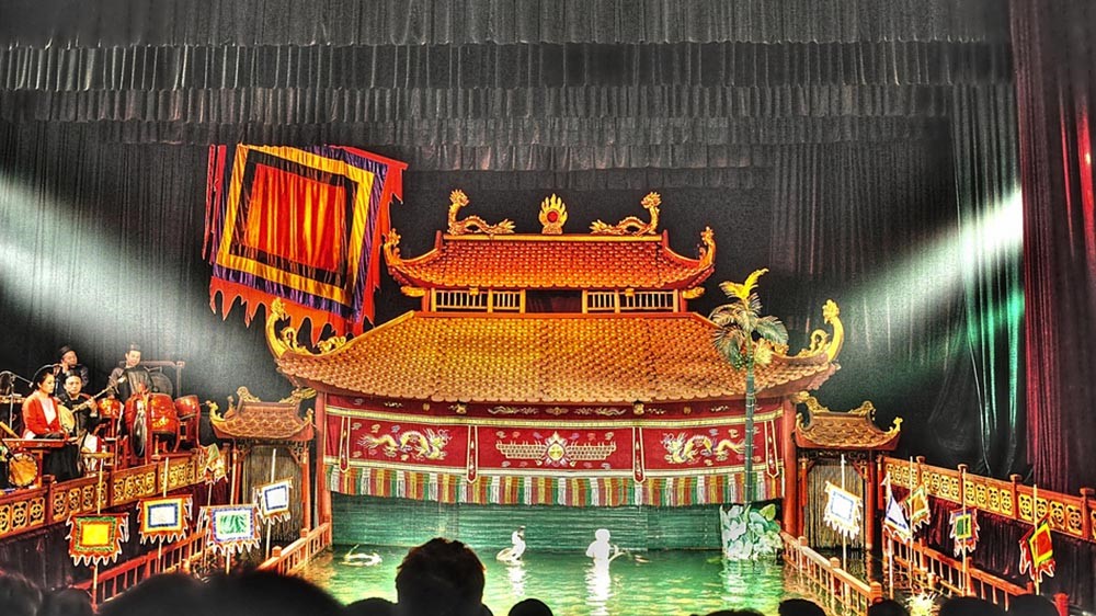 nha-trang-water-puppet-show-vietnam-1.jpg